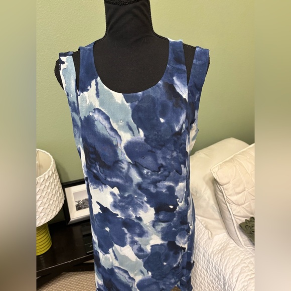 Soft Surroundings Medium Watercolor Blue White Tulip hem tank top shirt tunic - Picture 6 of 15